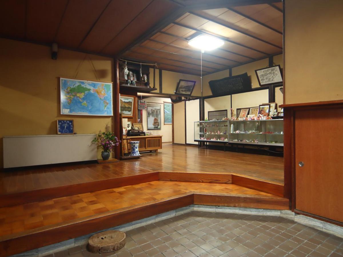 Maruka Ryokan Yamanouchi  Buitenkant foto