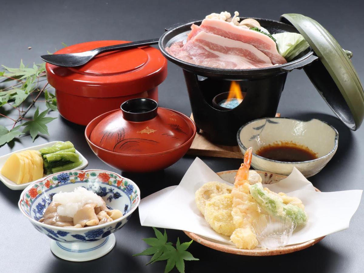 Maruka Ryokan Yamanouchi  Buitenkant foto