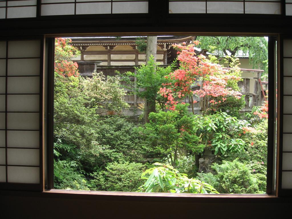 Maruka Ryokan Yamanouchi  Buitenkant foto